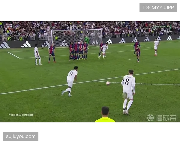 为什么禁区外任意球有时能直接破门，有时却要重罚？