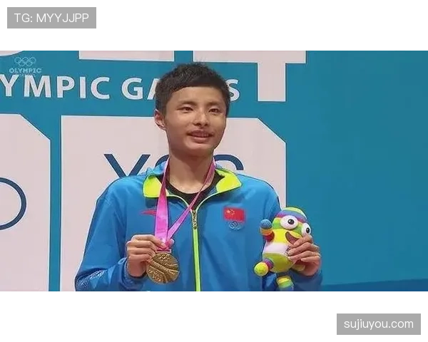 石宇奇训练完直接打车去喝三杯冰美式，这人是拿咖啡当水喝的？